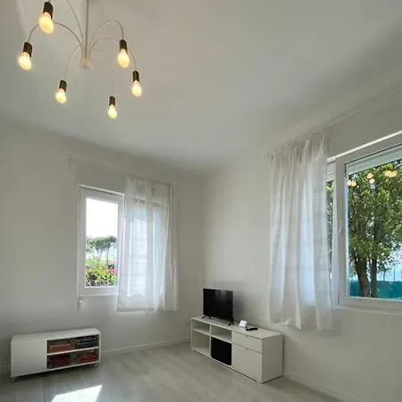 Casa Del Salice Lagoon View With Garden Apartment